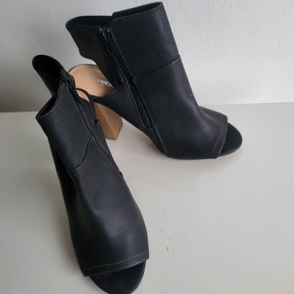 Express Leather Peep Toe black Boots Booties Wood Block Heel size 8 - Picture 4 of 8